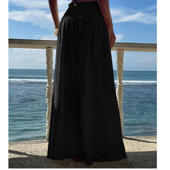 Solid High Waisted A-line Minimalist Maxi Skirt
- Picture 5 of 10